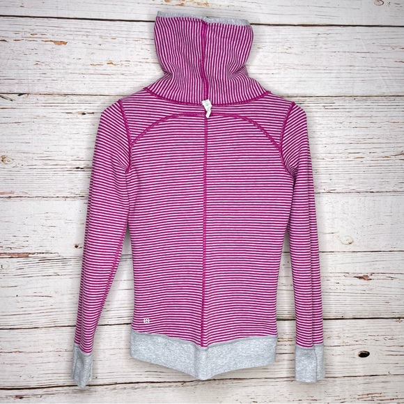 Lululemon reversible cowl neck cinched pullover - Picture 15 of 16